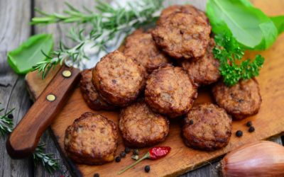 Graines de sarrasin aux chanterelles et ses polpettines de bœuf au pain Ezekiel